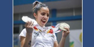 Valentina sufre desde 2018 una lesión condral, que es el desgaste del cartílago que ejerce función protectora de la articulación; la intensa actividad de la deportista generó una artrosis.