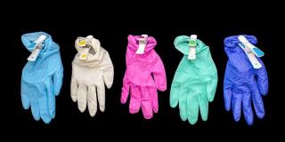 Imagen de guantes desechables de colores