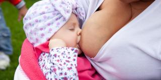 La Secretaria de Salud hizo un llamado a las madres a seguir con la lactancia, ya que según OMS no existe ninguna evidencia de que en la leche materna haya presencia de COVID-19.