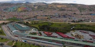 Lista moderna plataforma para TransMilenio en el Portal Tunal