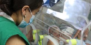 En hospital del Distrito salvan vida de recién nacida 