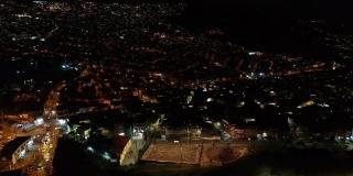 Panorámica de noche de la localidad de San Cristóbal 