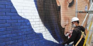 Esta beca hace parte de la estrategia de Arte Urbano Responsable y se realiza en el marco del acuerdo distrital 625 de 2015 “Por medio del cual se declara el Día del Arte Urbano en la ciudad de Bogotá D.C. y se dictan otras disposiciones”. Foto: Secretaría de Cultura.