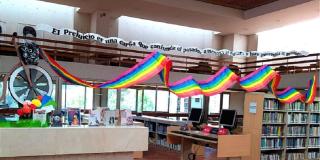 Te invitamos a que celebres con nosotros visitando los Centro de Interés de nuestras Bibliotecas Públicas en el marco de la conmemoración del Orgullo. Foto: BibloRed.