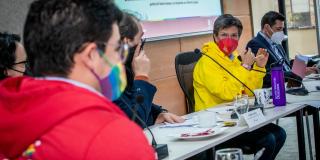 La alcaldesa Claudia López en el Consejo Consultivo LGBTI que realizó su segunda sesión del año. Foto. Alcaldía.