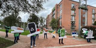 Gestores de la UAESP le enseñan a la ciudadanía como reciclar en Bogotá