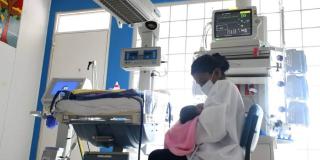Imagen de la recién nacida en el hospital
