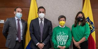 Ignacio Corlazzoli, IDB Group representative in Colombia; Tomás Bermúdez, CAN manager; Claudia López, mayor of Bogotá; and Jessica Bedoya, IDB chief of staff.