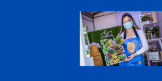 Mujer emprendedora Stand de plantas Feria EVA julio 2021 