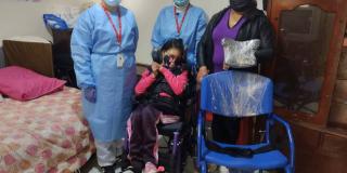 Entrega de ayudas técnicas a personas con discapacidad en Bogotá 