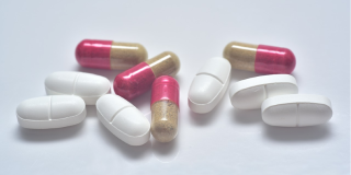 Imagen relacionada con pastillas de antibióticos