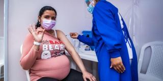 Ante baja disponibilidad, Bogotá prioriza vacunas de Pfizer para gestantes