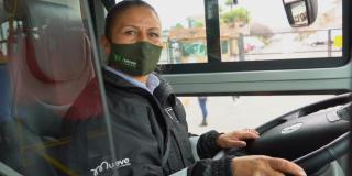 Carmen Vargas, conductora de los nuevos buses eléctricos de Fontibón