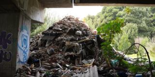 Toneladas de escombros fueron encontrados en el Humedal Tingua Azul