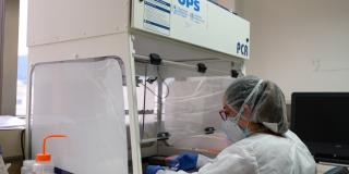 Doctora con aparatos