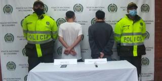 Capturados en Rafael Uribe Uribe 2 hombres que amenazaban estudiantes