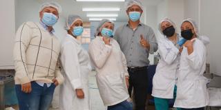 José Ignacio (centro) ha podido ayudar a madres cabezas de familia que necesitar