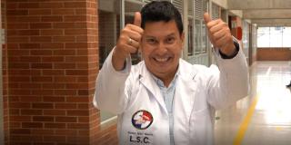 Roland Quintero un profesor sordo que aporta a la educación de Bogotá
