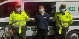 Video: A un hombre la Policía le halló un celular hurtado en requisa