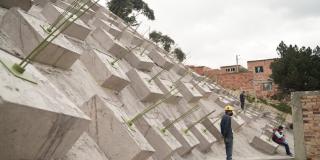 En Ciudad Bolívar fue entregado a la comunidad un muro de contención