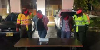 Policía capturó a 2 hombres por el hurto de un vehículo en Usaquén 
