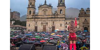 A pesar de la lluvia la asistencia a Salsa al Parque 2022 tuvo cifras récord.
