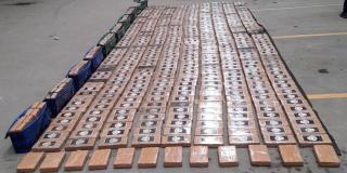 Policía encontró una tonelada de cocaína camuflada en 2 volquetas