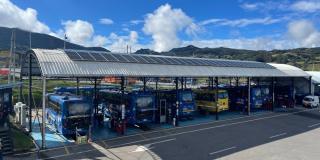 TransMilenio pone en marcha paneles solares en patio taller en Usme