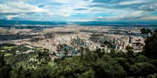 ¿Qué acciones tomó el Distrito para descontaminar el aire en Bogotá?