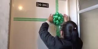 Video: Entre lagrimas 154 familias vulnerables de Usme recibieron su casa propia