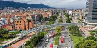 Detalles de ciclopuente Canal Molinos que atraviesa la Autopista Norte