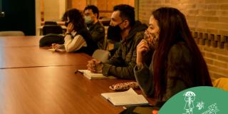 Personas reunidas
