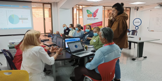 Personas reunidas