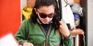 Historia de Tania una estudiante bogotana con discapacidad visual 