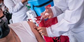  Puntos de vacunación contra COVID-19 en Bogotá hoy 26 de septiembre