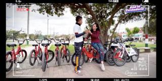 Cómo inscribirse para aprender a montar bici en Manzanas del Cuidado 