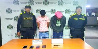 Dos jóvenes capturados por hurto a celulares.
