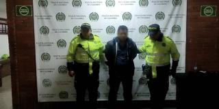 Hombre capturado por golpear y quemar el vehículo de su pareja Bogotá