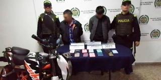 Capturados hurtando en un bus.