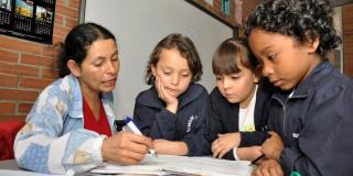 Bogotá se compromete a reducir a la mitad la brecha de lectoescritura