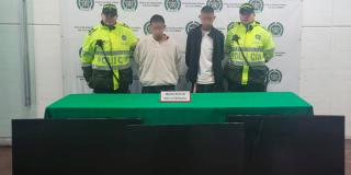 Cayeron 2 hombres hurtando elementos de un casino en Ciudad Bolívar