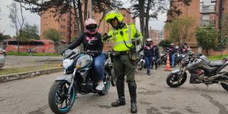 Motos