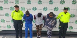 Capturan a 3 mujeres dedicadas al hurto de celulares en TransMilenio