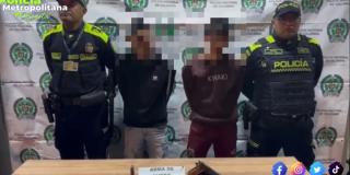 Policía captura en Bogotá a dos hombres por portar un arma de fuego
