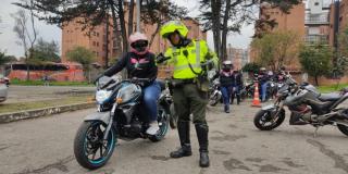 Motos