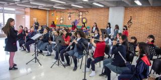 Estudiantes del colegio Magdalena Ortega se forman con la Filarmónica 