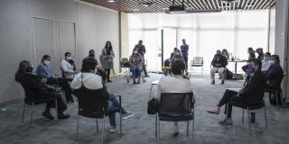 Personas reunidas