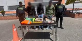 Video: Capturados tres hombres por suplantar a Policías en Puente Aranda 