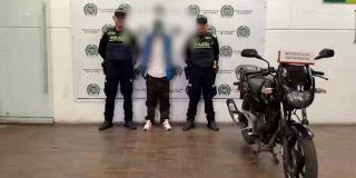 Policía capturó a un hombre y aprehendió a una menor por hurto a motocicleta