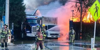 Bomberos controlan incendio en fábrica ubicada en el km 2.5 vía Siberia - Cota